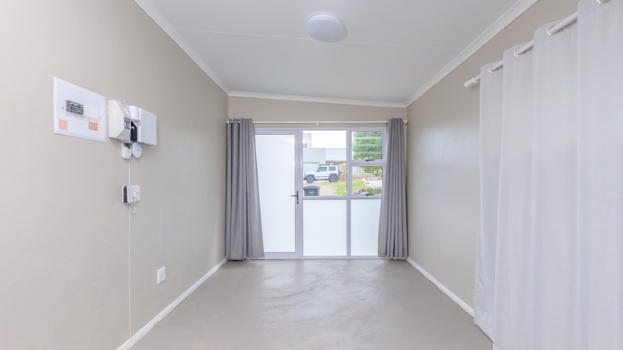 To Let 3 Bedroom Property for Rent in Struisbaai Western Cape